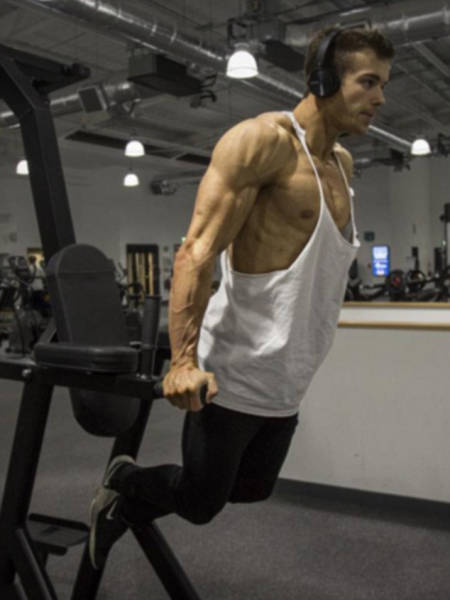 A Teen Who Was Said By Doctors He Would Never Walk Again Becomes A Ripped Bodybuilder