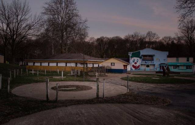 This Old Abandoned Amusement Park Doesn