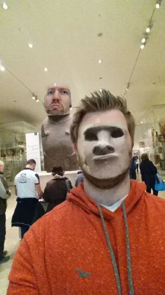 Guy Went To A Museum And Made Some Hilariously Creepy Face Swaps
