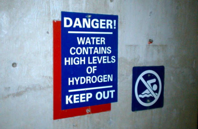These Signs Are Proof That Humanity Is Getting Progressively Dumber These Signs Are Proof That Humanity Is Getting Progressively Dumber