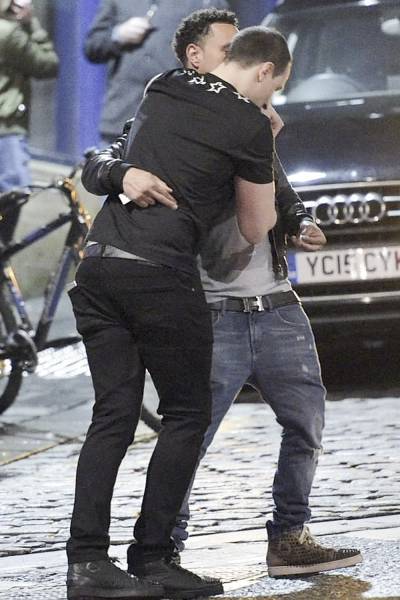 How British Blokes And Ladies Celebrate British Bank Holiday: Mayhem Everywhere How British Blokes And Ladies Celebrate British Bank Holiday: Mayhem Everywhere