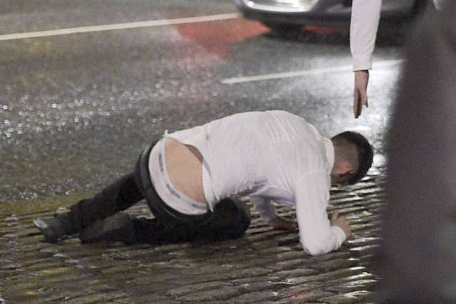 How British Blokes And Ladies Celebrate British Bank Holiday: Mayhem Everywhere How British Blokes And Ladies Celebrate British Bank Holiday: Mayhem Everywhere