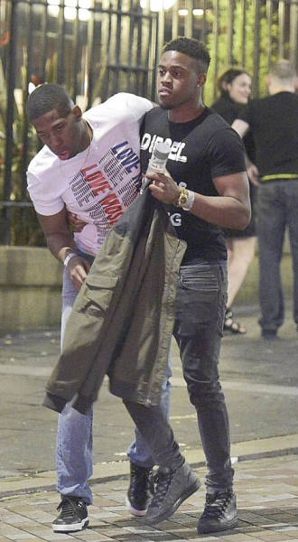 How British Blokes And Ladies Celebrate British Bank Holiday: Mayhem Everywhere How British Blokes And Ladies Celebrate British Bank Holiday: Mayhem Everywhere