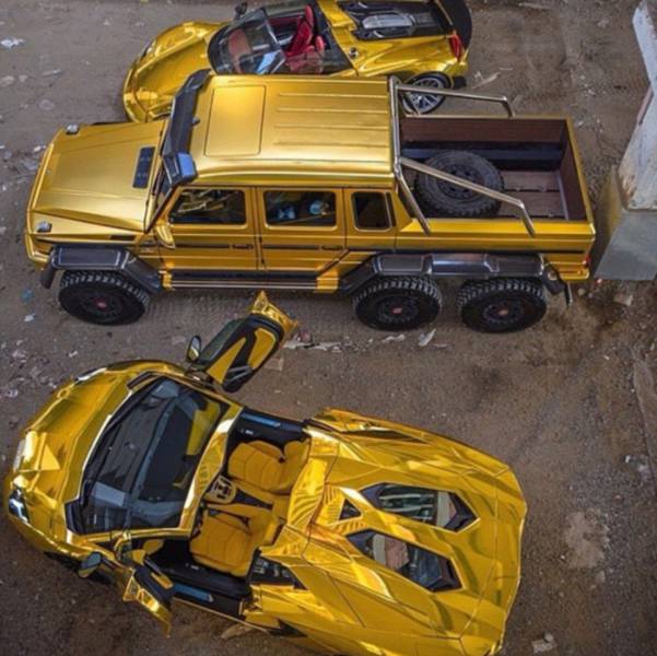 Saudi Billionaire And His Collection Of Gold Cars Came To London For A Good Time