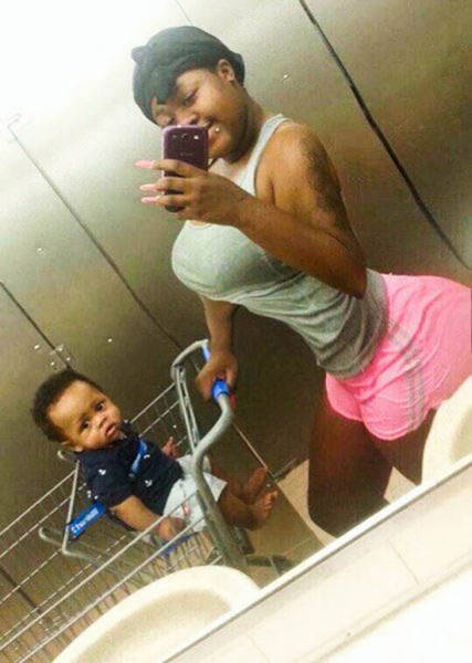 Mom Selfie Fails That Deserve Quot The Worst Mother Of The