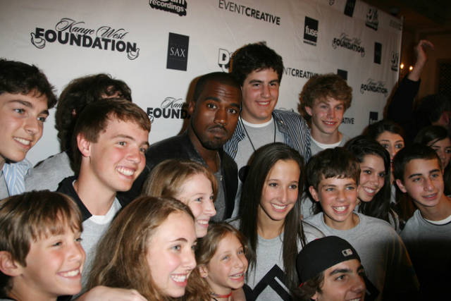 Hilarious But Awkward Photos Of Celebrities With Their Fans Hilarious But Awkward Photos Of Celebrities With Their Fans