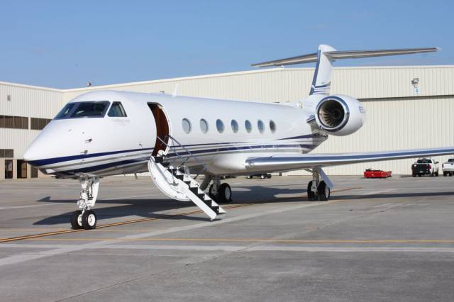 After Flying On A $61.5 Million Private Jet, A Guy Says The First Class Isn