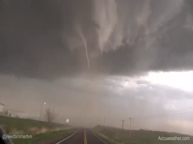 Spectacular Up-Close Footage Of Tornado In East Ohio Near The City Of Wray
