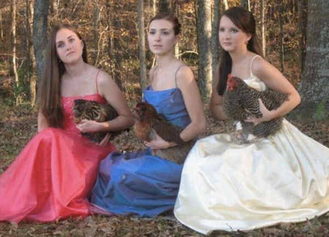 Probably The Most Awkward Prom Photos Ever Taken