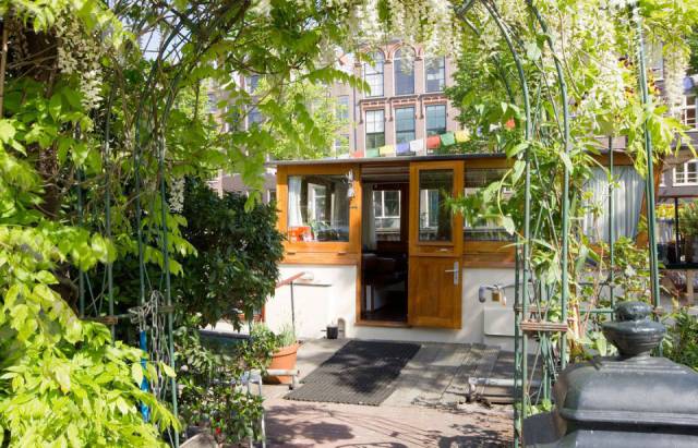 Cozy Beautiful Houseboat In Amsterdam Can Be Rented For Your Enjoyment