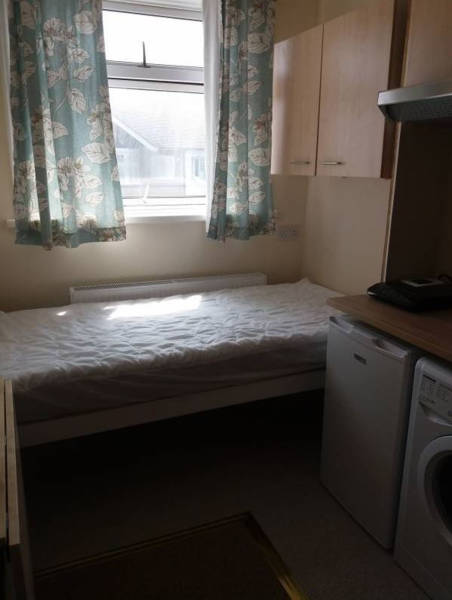 You Can Rent This Teeny Tiny Apartment In London For $185 Per Week