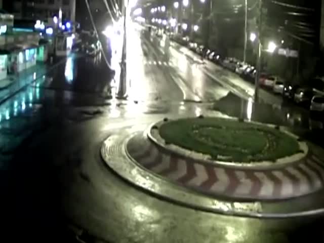 How Not To Enter A Roundabout