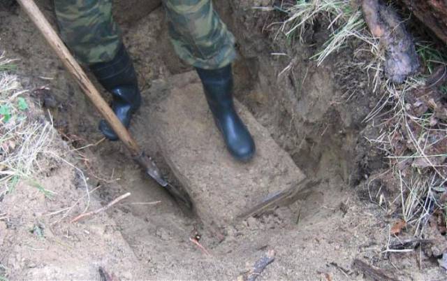 Volunteers Found WWII Treasures On A Battlefield In Russia