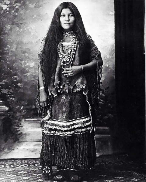 Beautiful Portraits Of Native American Teen Girls From 1800-1900