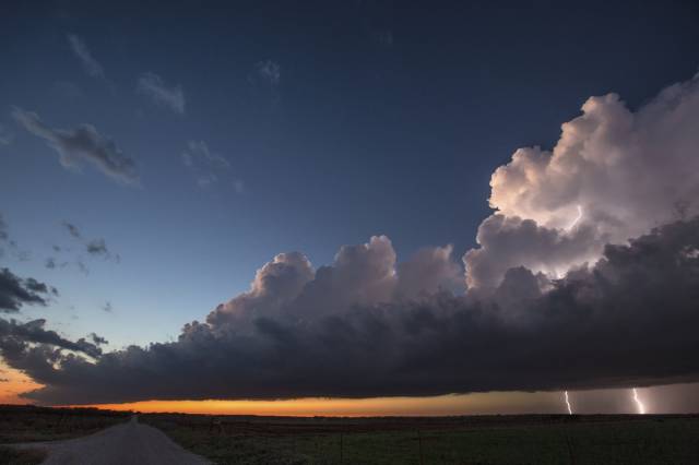 Incredible Weather Photos Captured By A Storm Chaser Kelly DeLay
