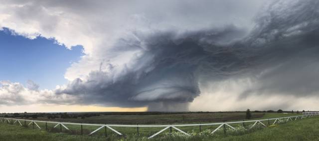 Incredible Weather Photos Captured By A Storm Chaser Kelly DeLay