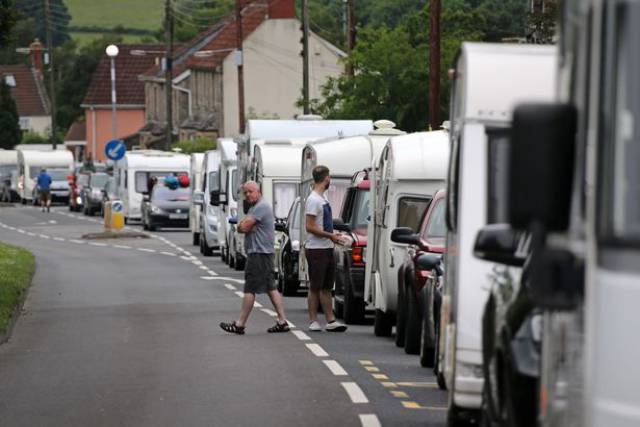 Heavy Rains Turned Glastonbury Site Into A Mudbath Creating A Chaos And A Headache For Festival Organizers