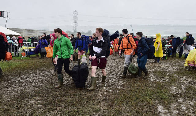 Heavy Rains Turned Glastonbury Site Into A Mudbath Creating A Chaos And A Headache For Festival Organizers Heavy Rains Turned Glastonbury Site Into A Mudbath Creating A Chaos And A Headache For Festival Organizers