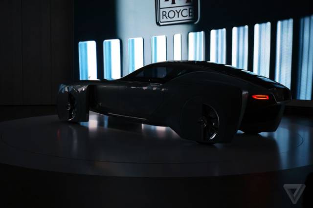 This Futuristic Version Of Rolls-Royce Drives Without A Steering Wheel
