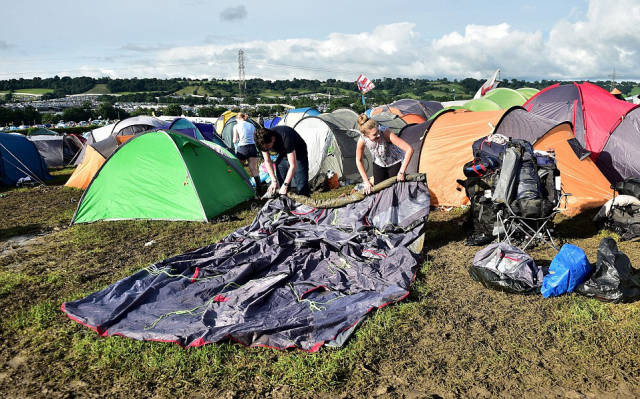 Tons Of Trash Left At The Glastonbury Festival Site By Revelers