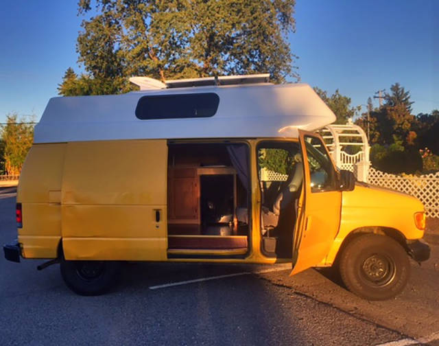 Guy Turned An Old Van Into “Adventuremobile”