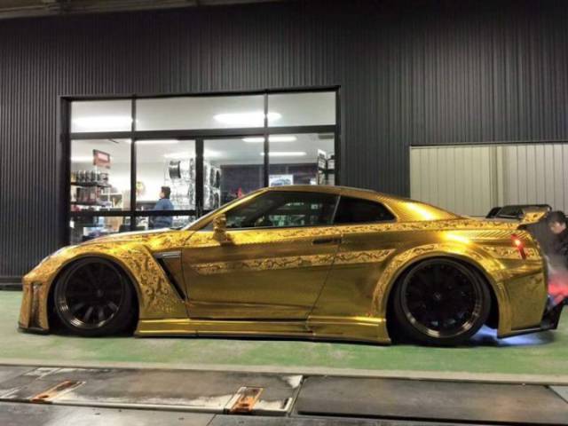 This Golden Carved Nissan GT-R Made A Huge Impression At The Tokyo Motor Show 2016
