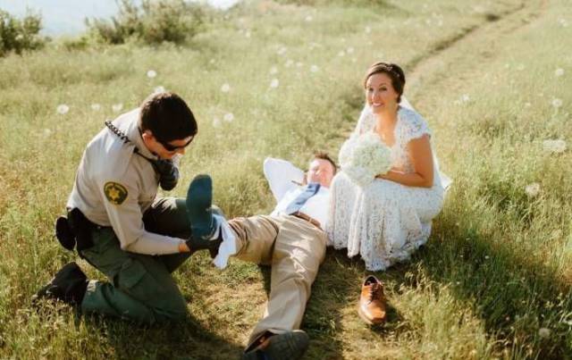 Unpleasant And Unwelcome Guest Appeared During A Wedding Photo Shoot