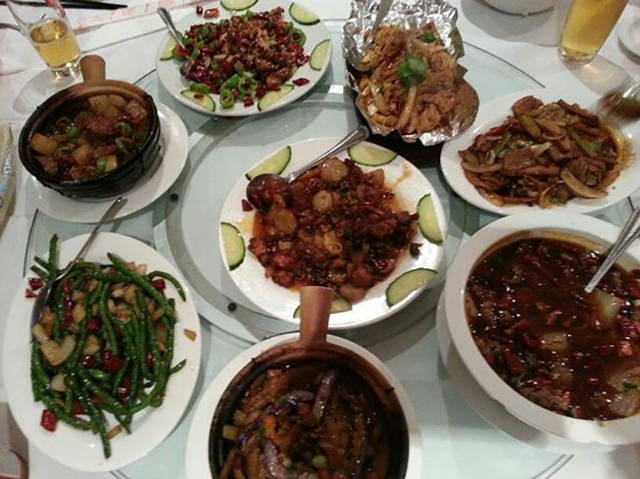 Photos Taken In The Kitchen Of The Chinese Restaurant ‘Good Fortune’ In England