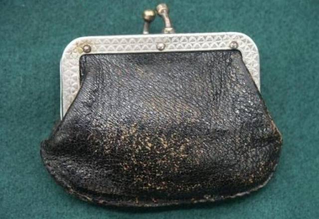 This Ordinary Looking Purse Hides A Deadly Surprise