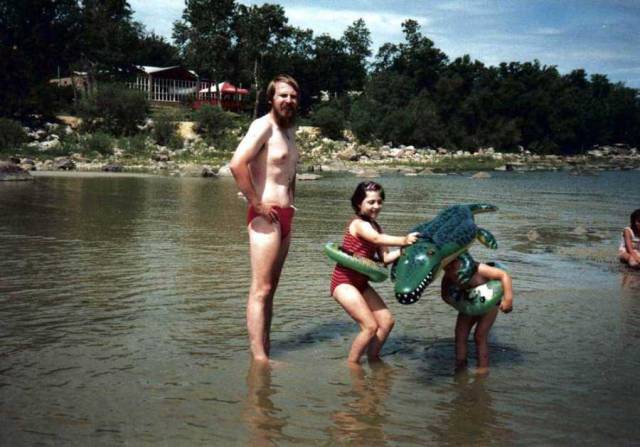 Some Truly Awkward Vacation Photos