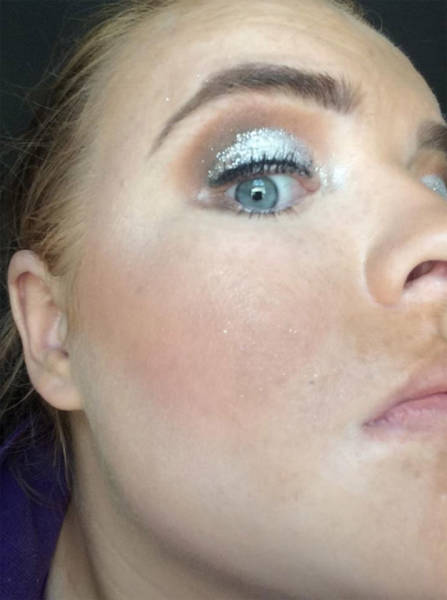 Girl Pays For An Expensive “Professional” Makeup From Urban Decay To Get This As A Result…
