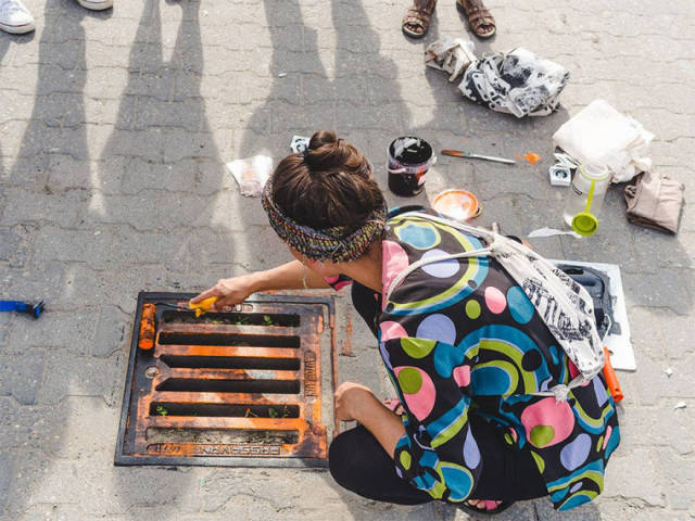 You’ll Be Surprised To Find Out What These Berlin Artists Use To Create T-Shirt And Bags Designs