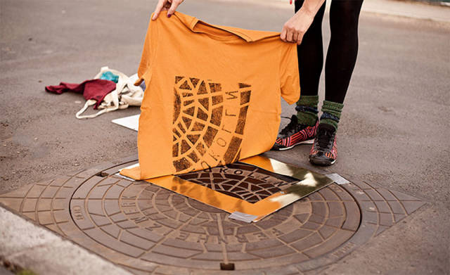 You’ll Be Surprised To Find Out What These Berlin Artists Use To Create T-Shirt And Bags Designs