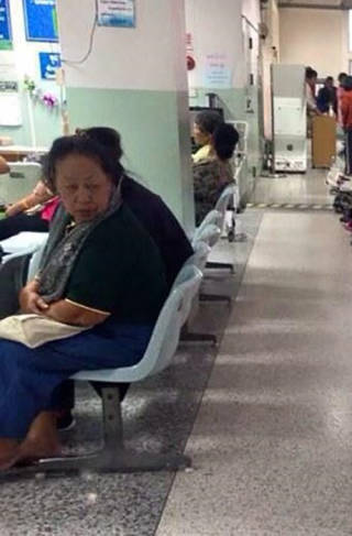 Peculiarities Of Queues In Thailand (3 pics)