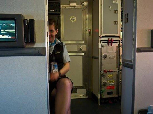 Flight Attendants Share Interesting Facts about Flights That You Simply Have To Know