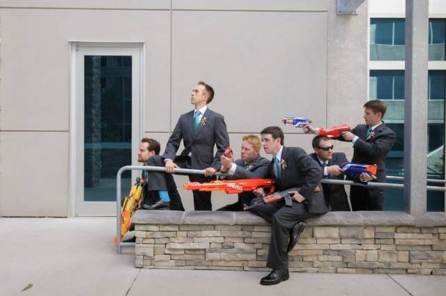 When Groomsmen And Bridesmaids Took Wedding Photos To A Whole New Level