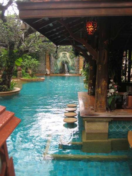 These Beautiful Pool Bars Will Gonna Make You Drool