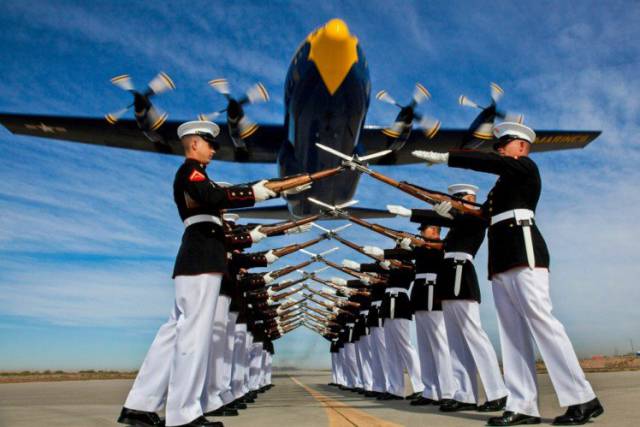 Military Photos Taken At The Right Moment Makes It A Huge Win