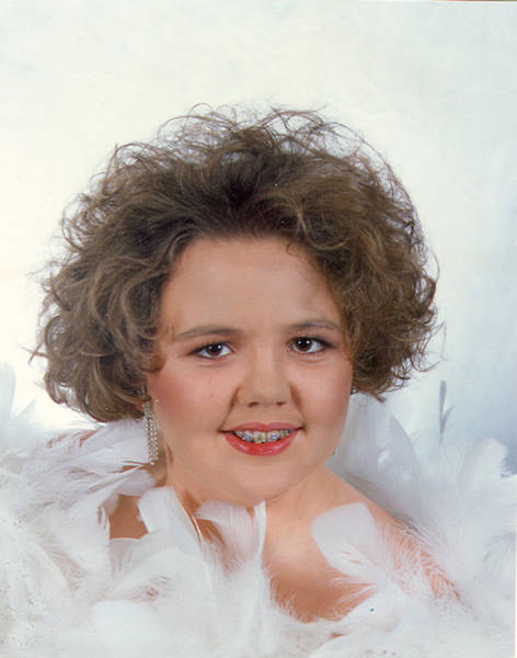 These Pics Will Prove You How Cringe-Worthy Low-Budget Glamour Shots Are