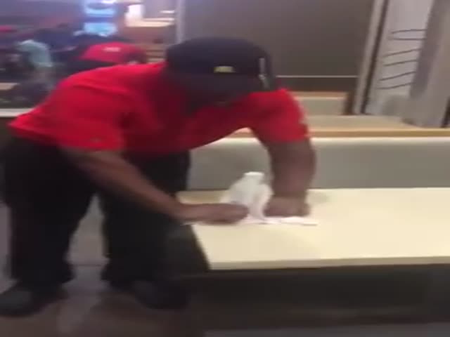McDonald’s Worker Makes The Best Magic Trick Ever
