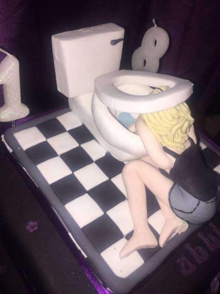 Mother Makes An Epic Cake For Her Daughter’s 18th Birthday