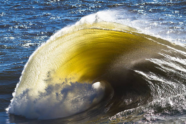 Beautiful Photos Of Waves And “The Many Moods Of The Ocean”