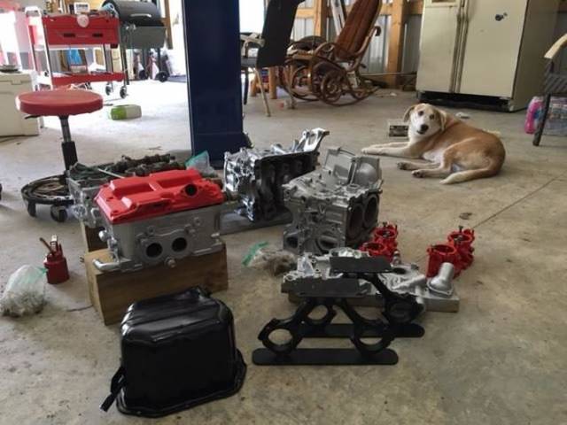 Guy Turns The Engine Of His Wrecked Car Into An Awesome Coffee Table