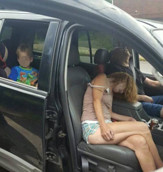Shocking Photos Of Parents Who Passed Out In A Car Overdosed On Heroin