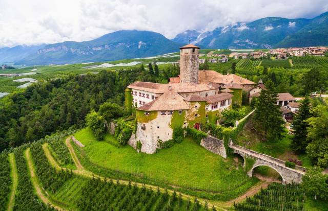 Amazing Castles For Sale Around The World