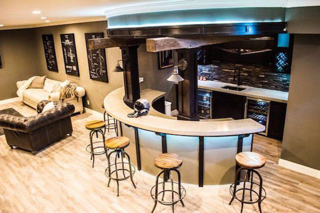 Guy Builds An Amazing Aviator Basement Bar That Can Make A Lot Of People Jealous