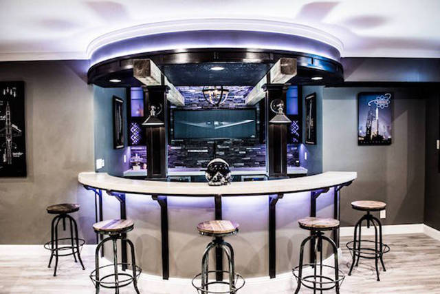 Guy Builds An Amazing Aviator Basement Bar That Can Make A Lot Of People Jealous