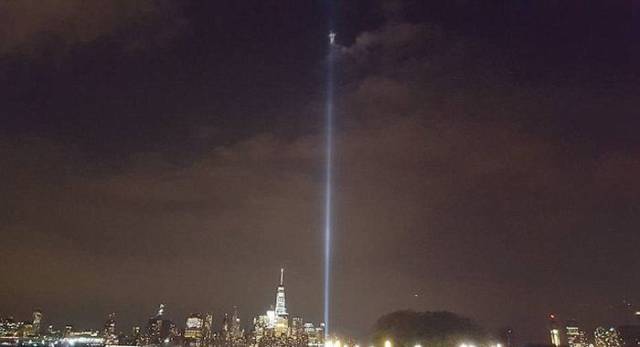 Photographer Notices Something Interesting In The Beams Of The 9/11 Tribute Lights