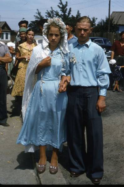 Street Photos Of Random Soviet People From Back Then