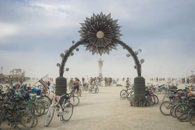 Outlandish Photos From Burning Man Festival Captured By Victor Habchy
